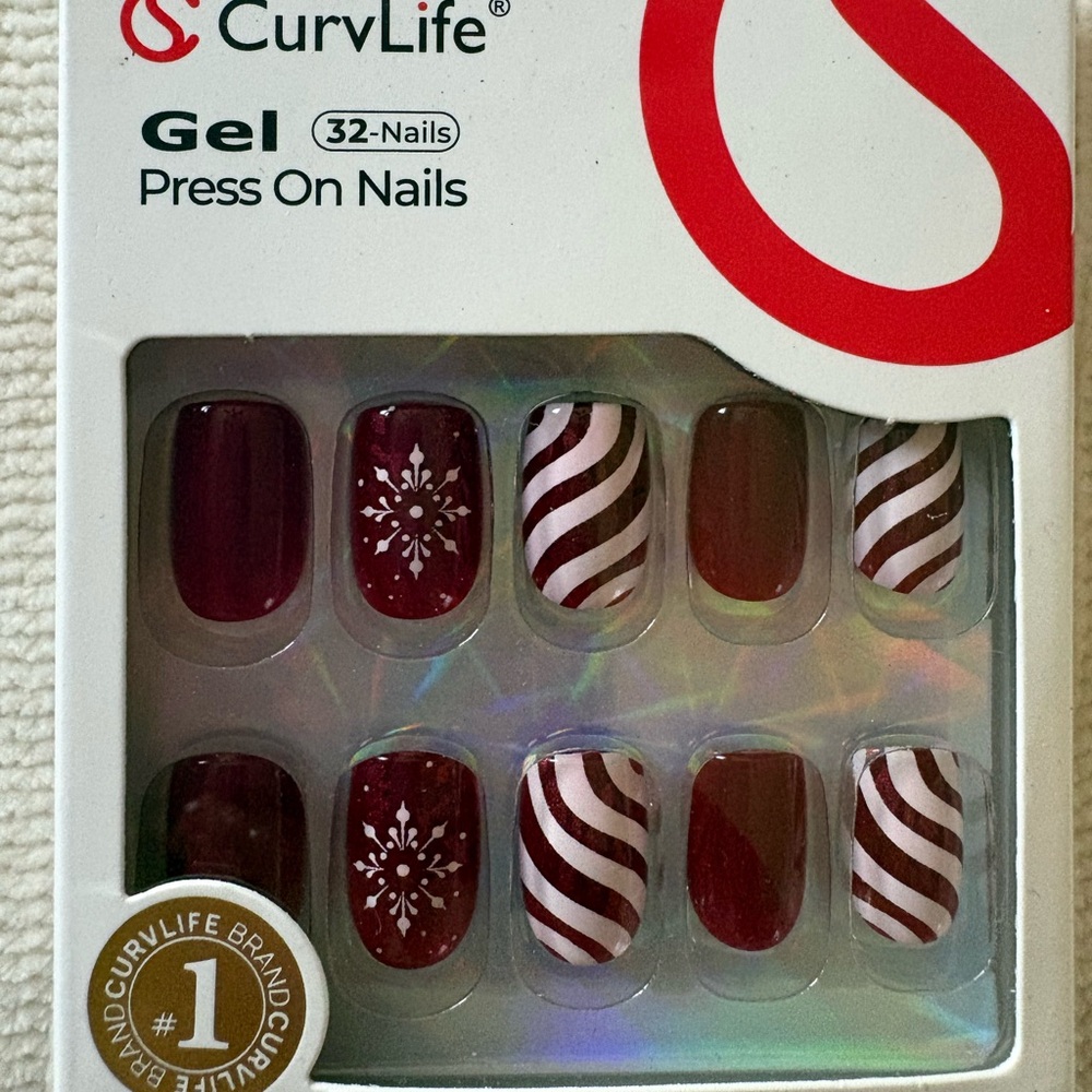 New Curvlife Gel Press On Nails - Red & White Holiday Set
